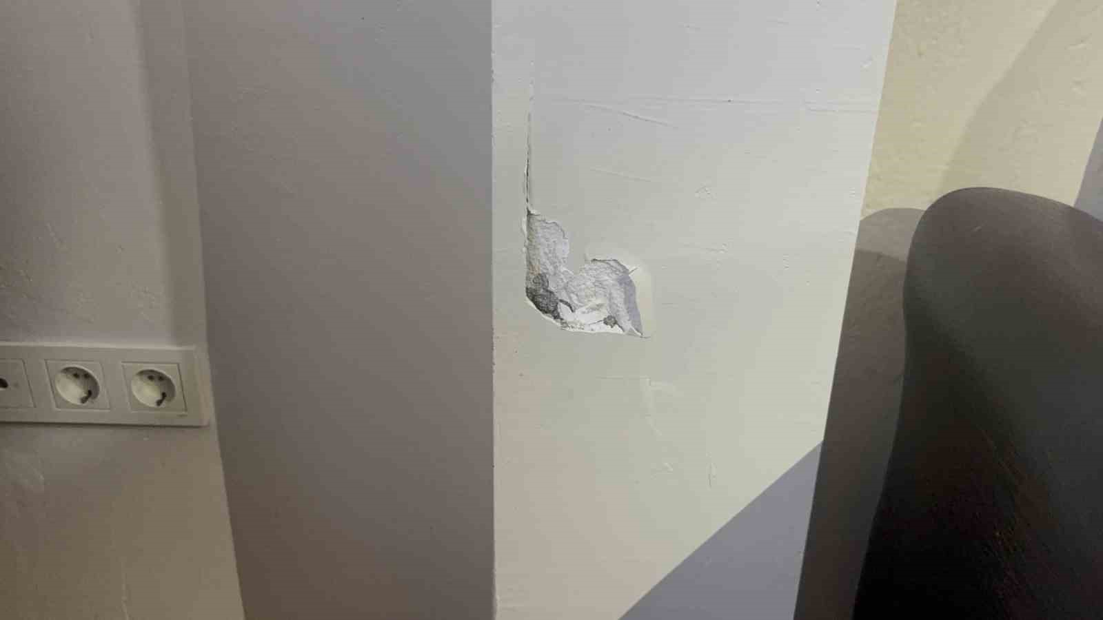 Kocaeli’de kolonları çatlayan bir bina daha boşaltıldı