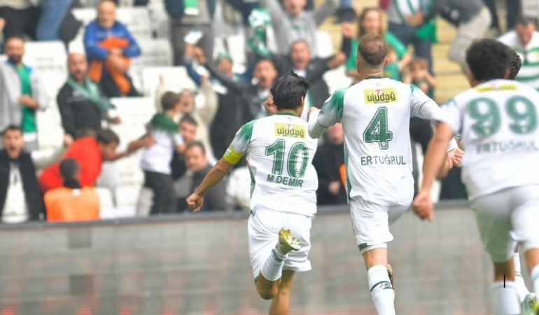 Bursaspor nefes kesen maçta 2-1 galibiyetle ayrıldı