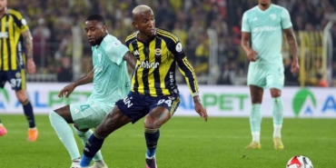 Trendyol Süper Lig: Fenerbahçe: 2 - Kayserispor: 0 (İlk yarı)