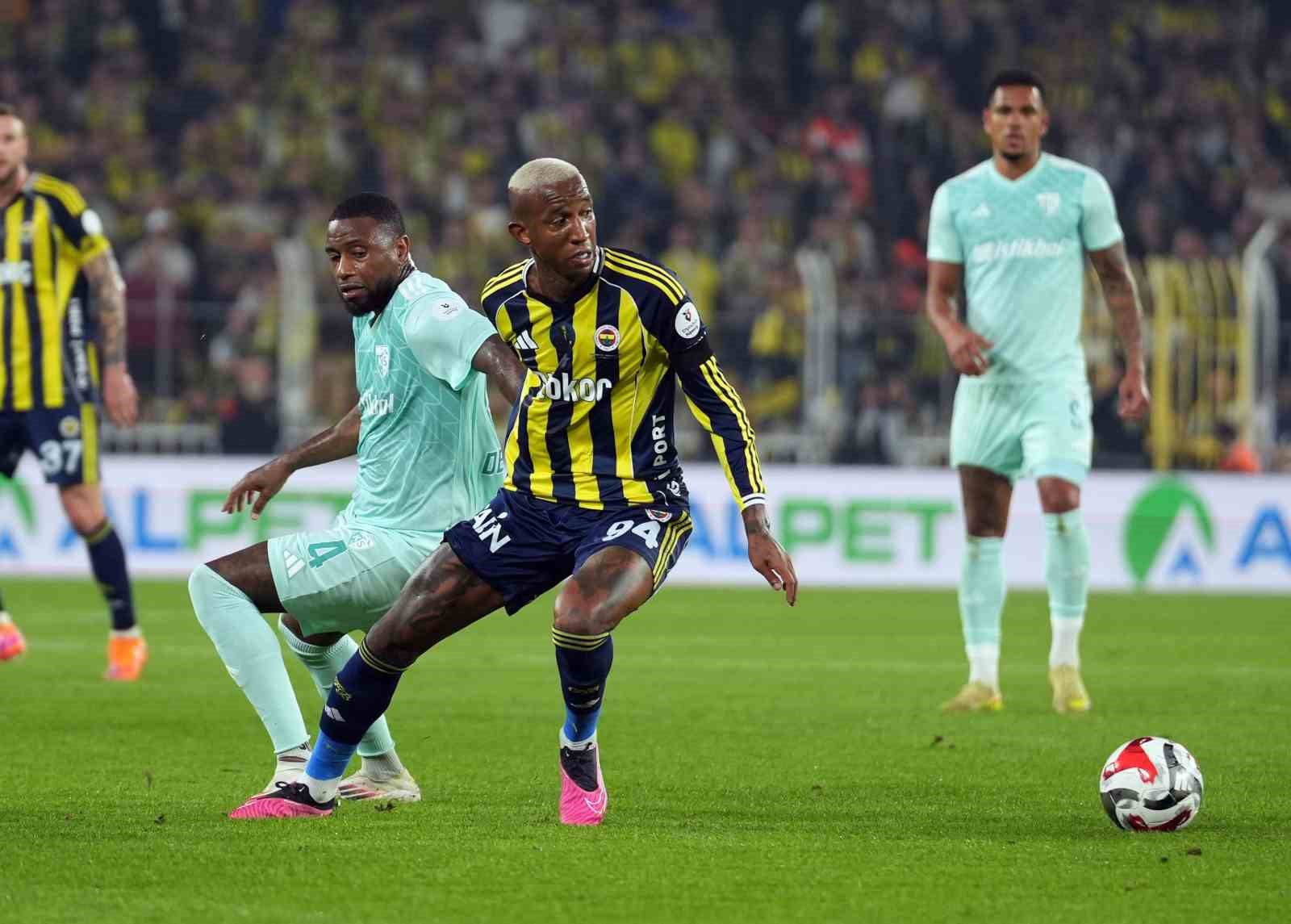 Trendyol Süper Lig: Fenerbahçe: 2 - Kayserispor: 0 (İlk yarı)