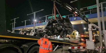 Kuzey Marmara Otoyolu’nda otomobil gişeye girdi: 1 ağır yaralı