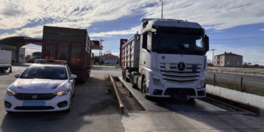 Edirne’de tonaj uygulamasında aşırı yüklü tıra 59 bin TL ceza