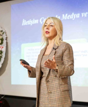 Dijital dünyayı çocuklar anlıyor, yetişkinler yanılıyor