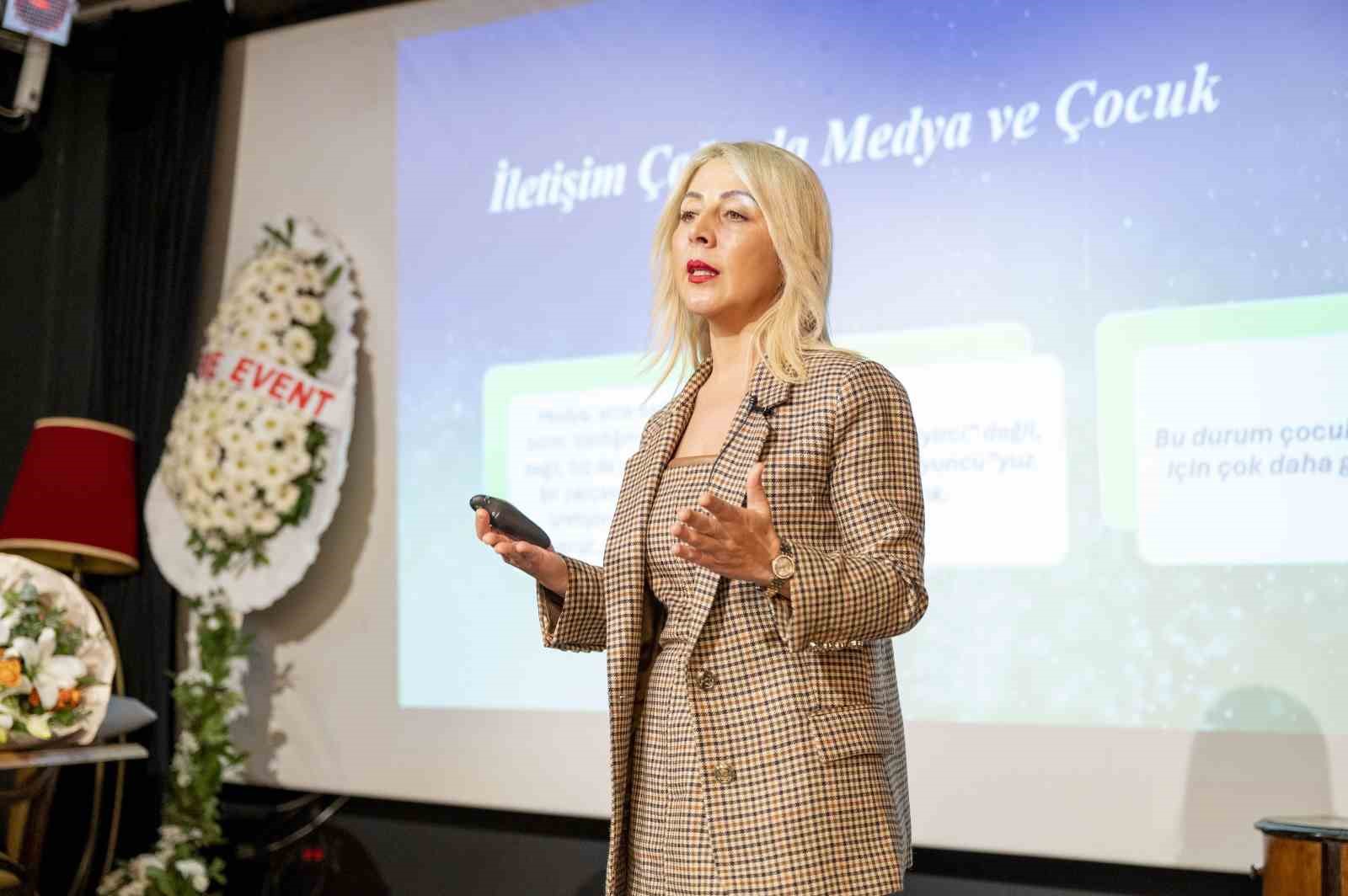 Dijital dünyayı çocuklar anlıyor, yetişkinler yanılıyor