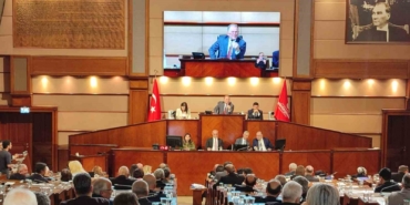 İBB Meclisi’nde "iddianame" gerginliği