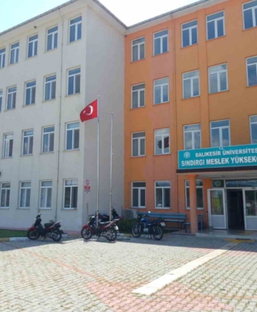 Sındırgı’da deprem nedeni ile MYO’da dersler uzaktan eğitim