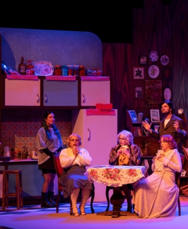 "Üç Jokerli Konken" Adana’da kapalı gişe sahnelendi