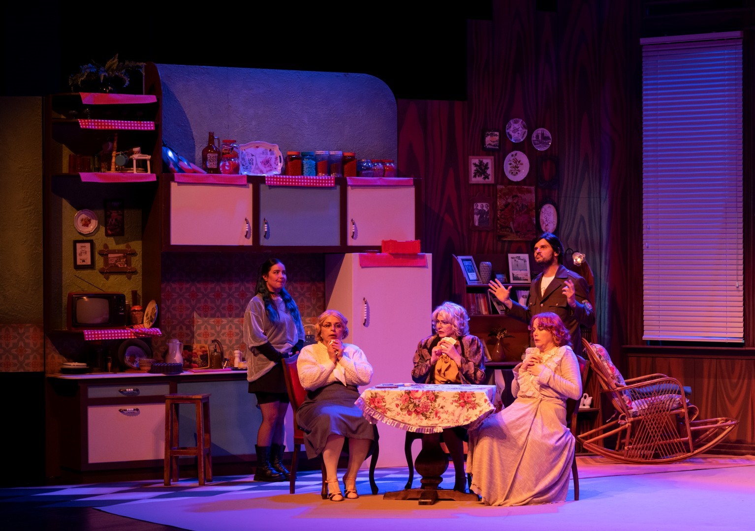 "Üç Jokerli Konken" Adana’da kapalı gişe sahnelendi