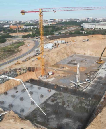 Çayırova Devlet Hastanesi’nin temel betonu dökülüyor