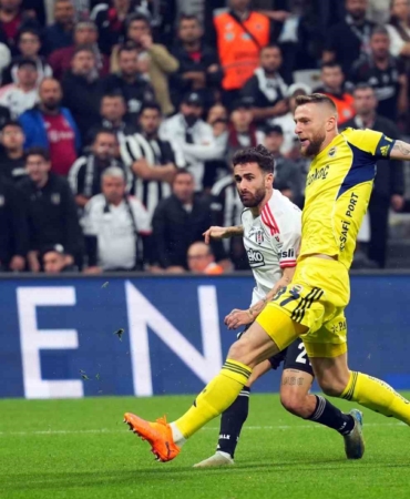 Trendyol Süper Lig: Beşiktaş: 2 - Fenerbahçe: 3 (Maç sonucu)