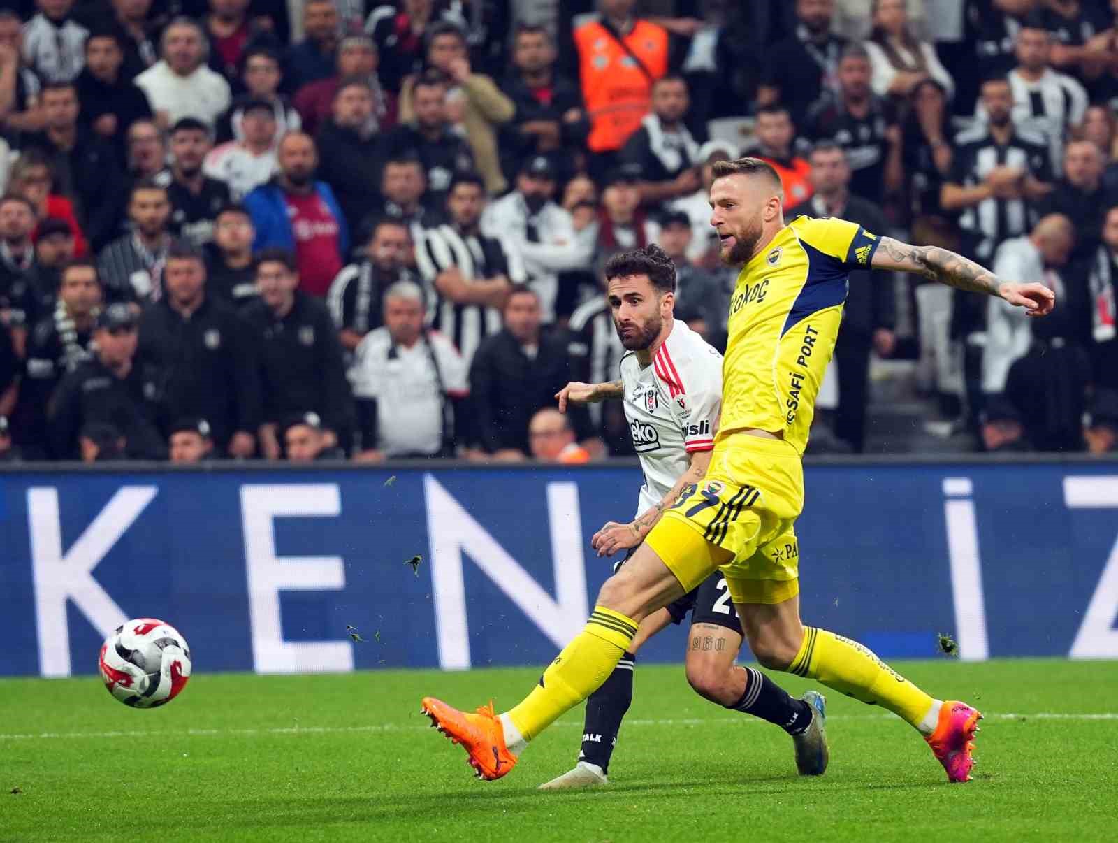 Trendyol Süper Lig: Beşiktaş: 2 - Fenerbahçe: 3 (Maç sonucu)