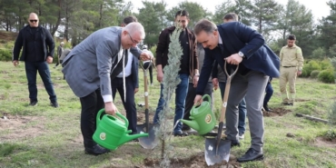 Edremit’te fidanlar toprakla buluştu