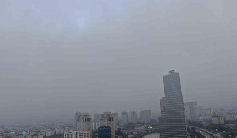 İstanbul Anadolu Yakası’nda sis etkili oluyor