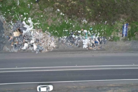 Arnavutköy’de ana cadde döküm alanına dönüştü