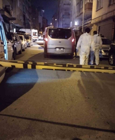 Ümraniye’de cinnet geçiren adam, oğlu ve kardeşini öldürdü