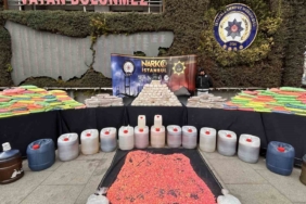 İstanbul ve Kocaeli’de ele geçirilen uyuşturucular emniyette sergilendi