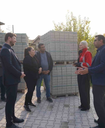 Pelitözü Mahallesi çamur ve tozdan kurtuluyor