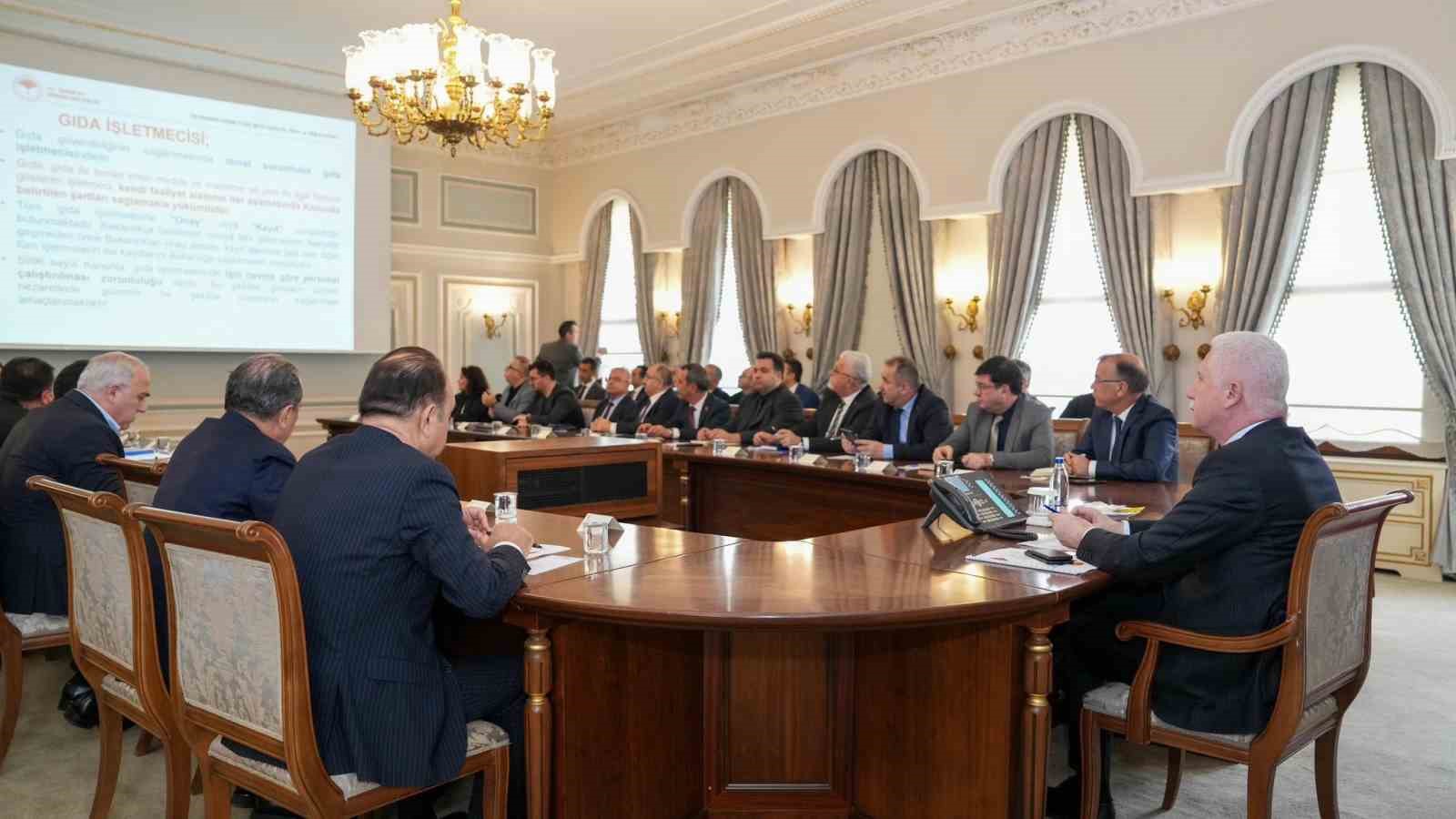 İstanbul’da gıda güvenliği masaya yatırıldı: İşletmelere 24 saat kesintisiz ses ve görüntü kaydı zorunluluğu