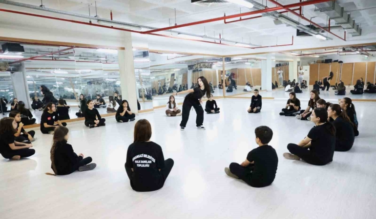 Osmangazi Belediyesi geleceğin dansçılarını yetiştiriyor