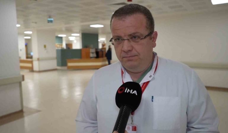 Kemik erimesine dikkat: 76 yaşındaki hasta, omurga kırığı ağrılarını fıtığa bağladı