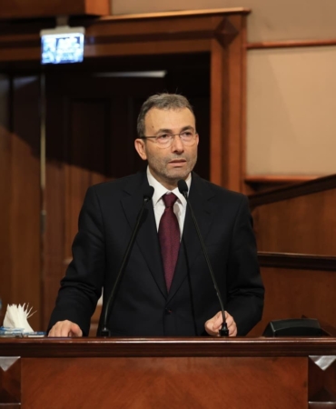 İBB’de mikrofon gerginliği: Başkan Cin İmamoğlu’nu eleştirince İBB Başkan Vekili Aslan mikrofonu kapattırdı