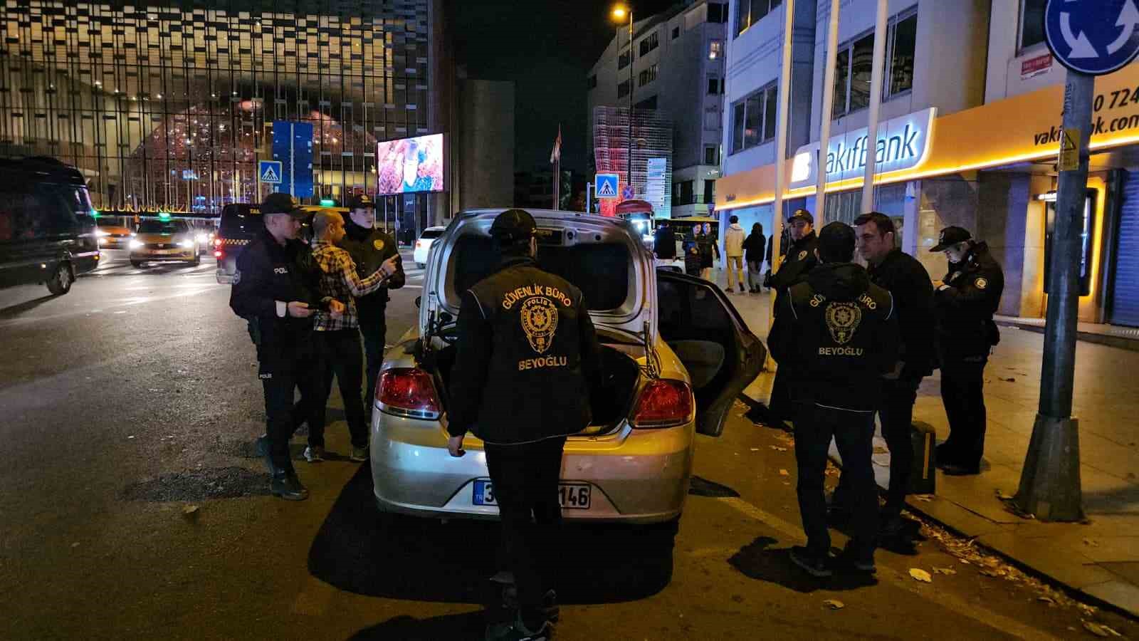 Taksim’deki huzur uygulamasında alkollü sürücünün ehliyetine el konuldu