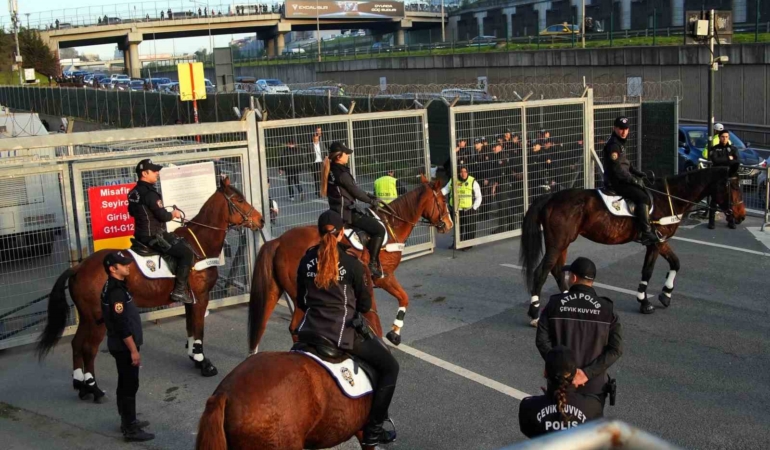 Trabzonspor taraftarı, RAMS Park’a geldi