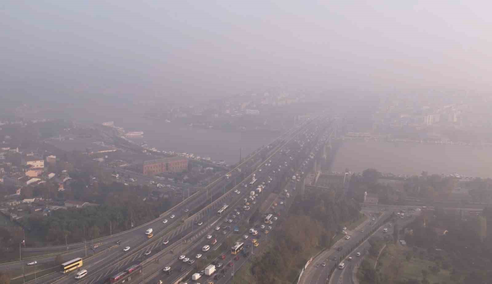 İstanbul’da etkili olan sis havadan görüntülendi