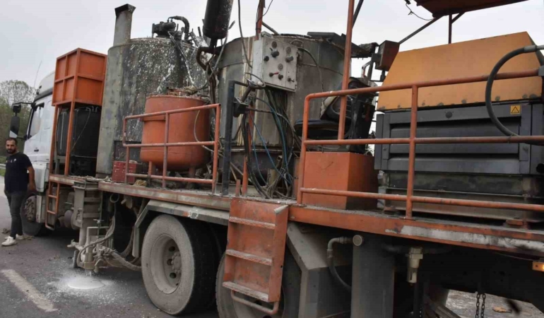 Şerit çizme makinesinin kazanı patladı: 2 işçi yaralandı