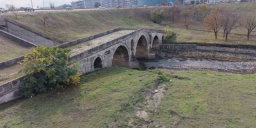 E-5’in yanında çukura terk edildi: 470 yıllık Haramidere Köprüsü içler acısı halde