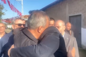 Şehit babası MHP’li başkana sarılıp "Beni Devlet Bahçeli’ye götürün" dedi