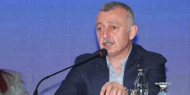 Büyükakın’dan Özel’e: "Sen müfterisin, önce bu yaftadan kurtul, ondan sonra konuş"