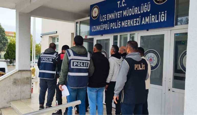 Edirne’de hapis cezası ile aranan 5 kişi yakalandı