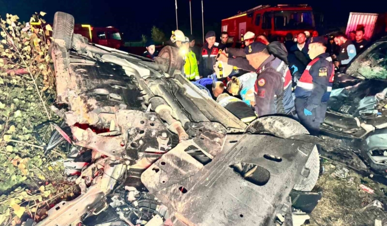 Edirne’de hatalı sollama zincirleme kazaya neden oldu: 1 ölü, 2 yaralı