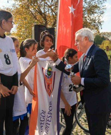 Bursa’da kros yarışı nefes kesti