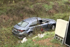 Beşiktaş’ta takla atan araç şarampole uçtu: Sürücü yaralandı