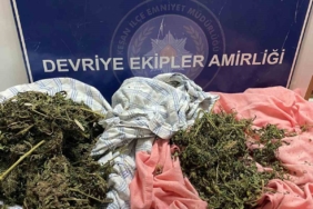 Çarşafa sarılmış uyuşturucu ve hassas terazi ele geçirildi