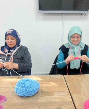 Alzheimera karşı örgü örüyorlar