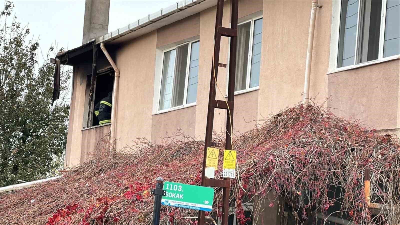 Muratlı’da ev yangını: 1 kişi dumundan etkilendi