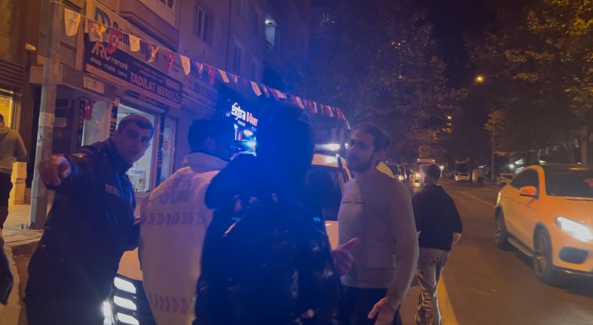 Tekirdağ’da motosikletlinin metrelerce sürüklendiği kaza kamerada: Olay yerinde tansiyon yükseldi