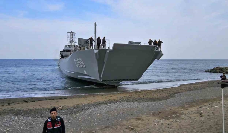 Yeni Tip Çıkarma Gemisi Ç-159 Yalova kıyısında test edildi