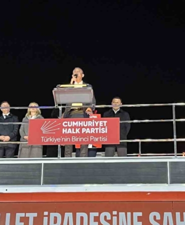 CHP Genel Başkanı Özgür Özel, Güngören’deki mitinge katıldı