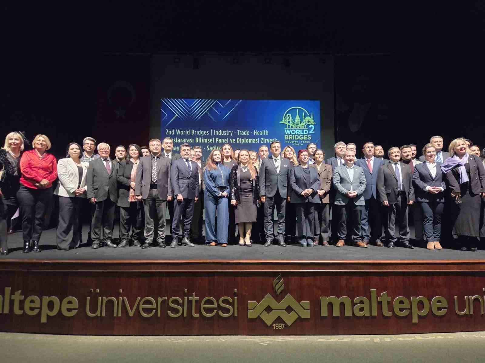 İstanbul Yeni Yüzyıl Üniversitesi’nden 2’nci World Bridges Zirvesi’nde küresel sağlık diplomasisi iş birliği