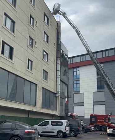 Restoranda yangın alarmı: Otel boşaltıldı, 1 yaralı