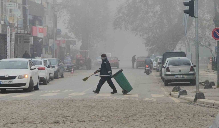 Sındırgı’yı sis sürücüleri zorladı