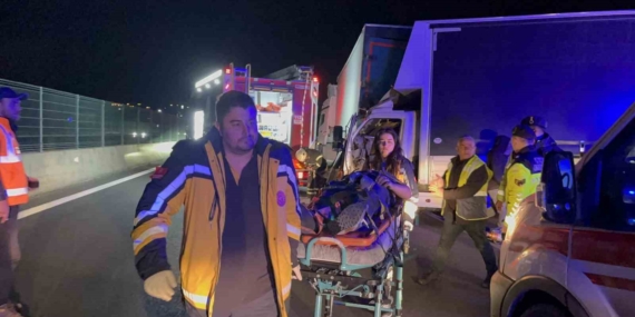 İstanbul TEM Otoyolu’nda sıkışmalı zincirleme kaza: 4 yaralı