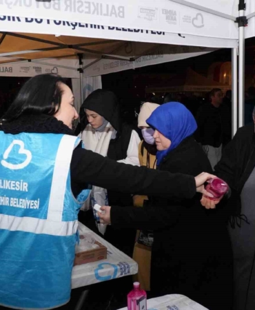 Balıkesir Büyükşehirden 20 ilçede kandil ikramı