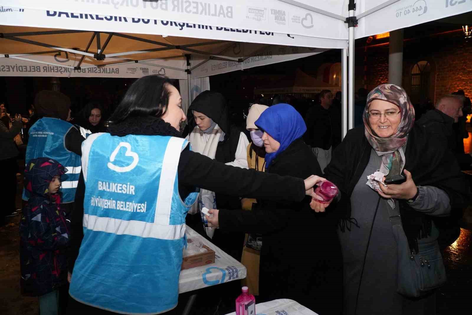 Balıkesir Büyükşehirden 20 ilçede kandil ikramı
