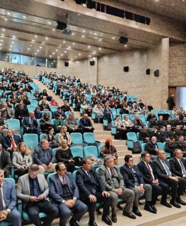 Tekirdağ’da Yahya Kemal Beyatlı anıldı