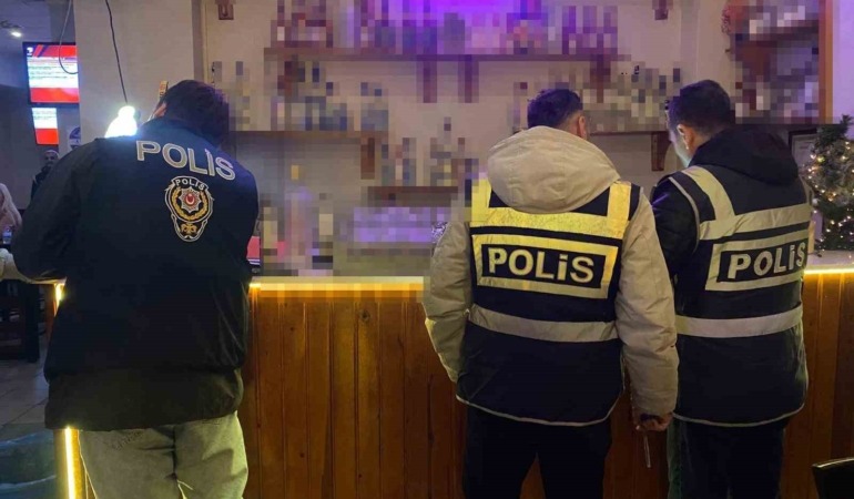 Yılbaşı öncesi, Bursa polisinden eş zamanlı sahte alkol denetimi